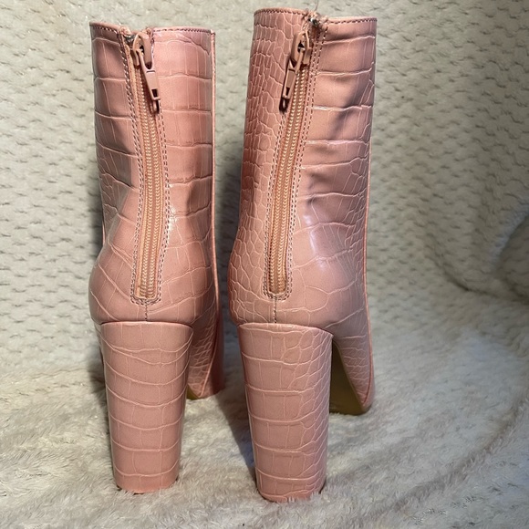 Fashion Nova Heel Boots - Picture 4 of 4